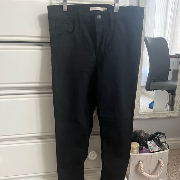 Levi’s 720 high rise super skinny black jeans - Picture 4 of 5